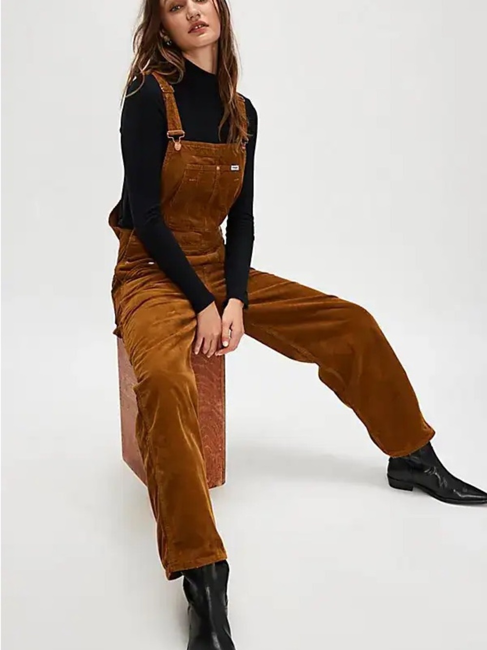 Wrangler Straight Leg Bib Cord Overalls in Warm Brown - Picture 4 of 11